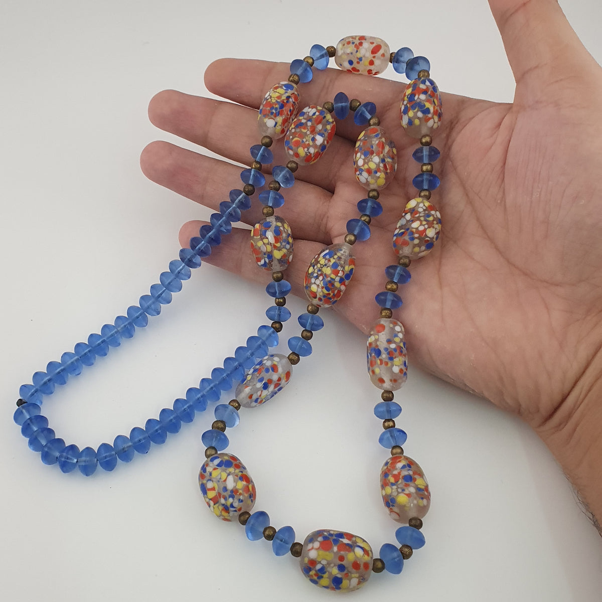 Collier en aventurine et perles de verre africaines bleues en forme de pneu, style vénitien vintage africain