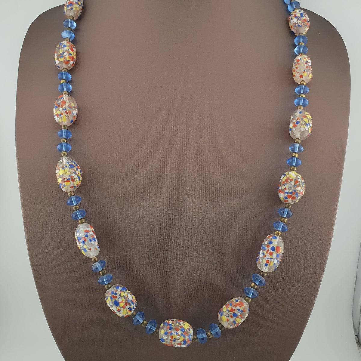 Collier en aventurine et perles de verre africaines bleues en forme de pneu, style vénitien vintage africain