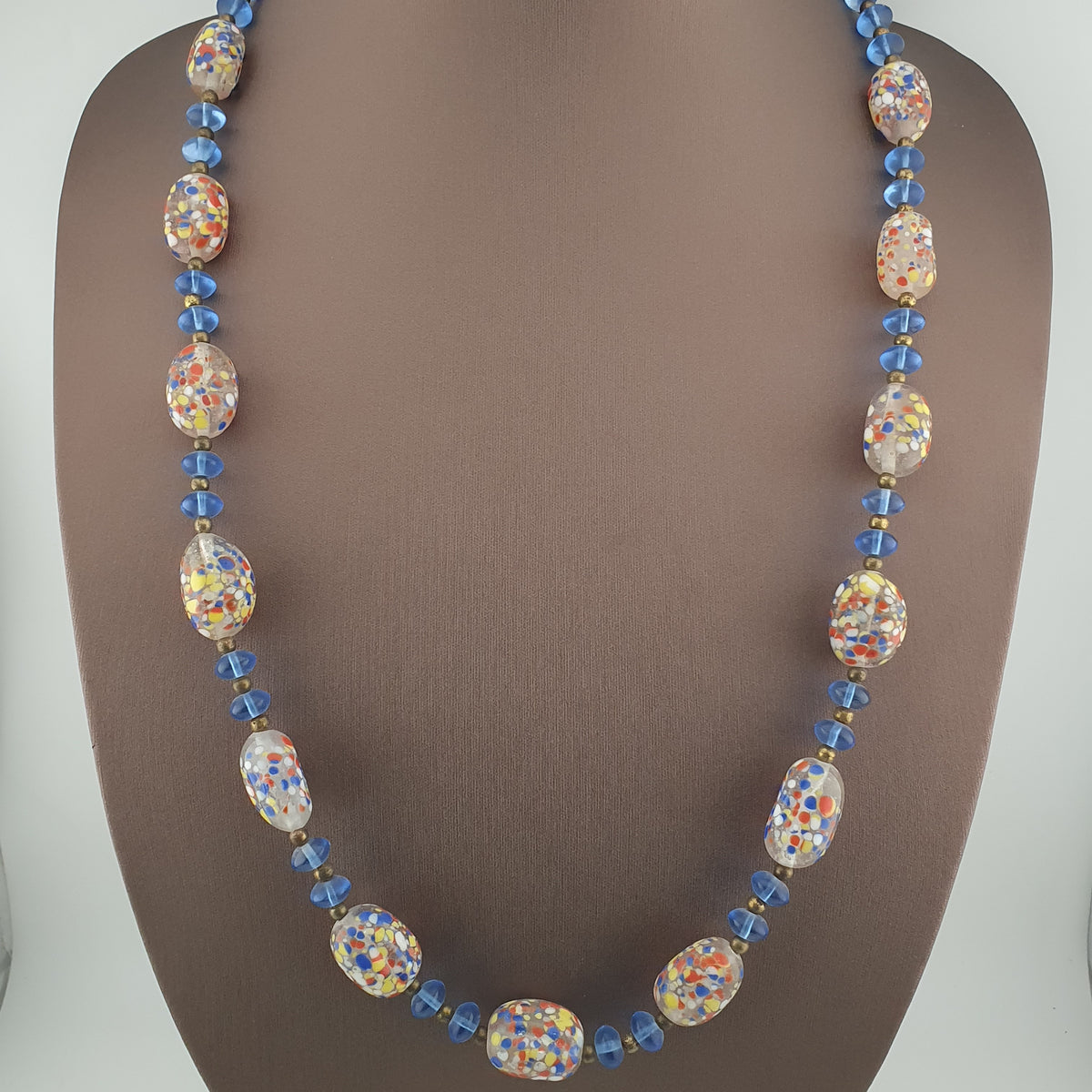 Collier en aventurine et perles de verre africaines bleues en forme de pneu, style vénitien vintage africain