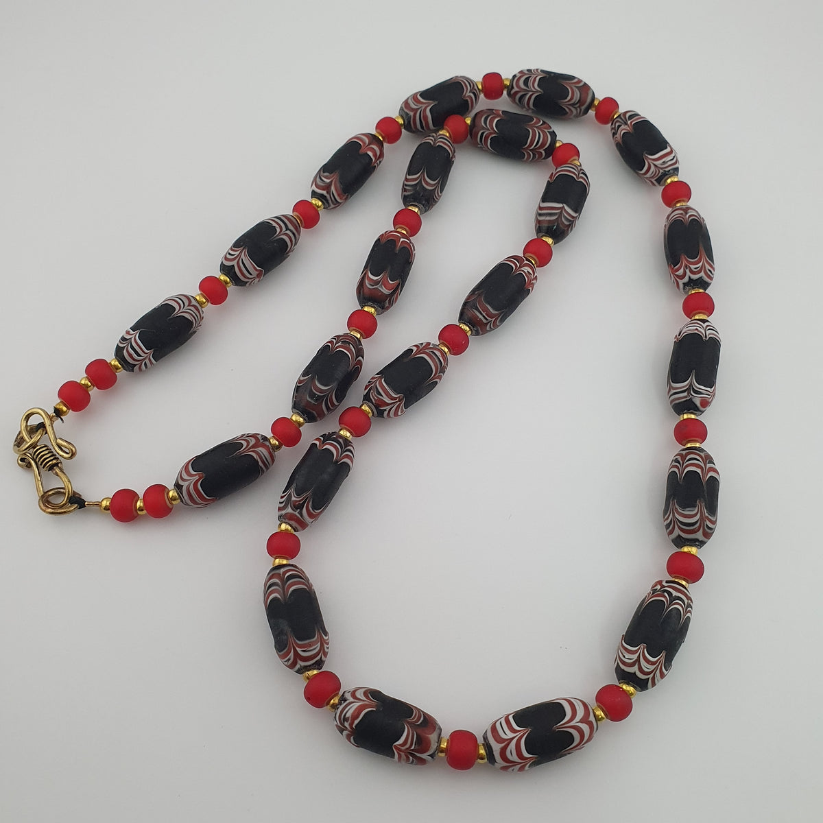 Antique Venetian Style Feather Desgin & Venetian WhiteHeart Glass Beads Necklace