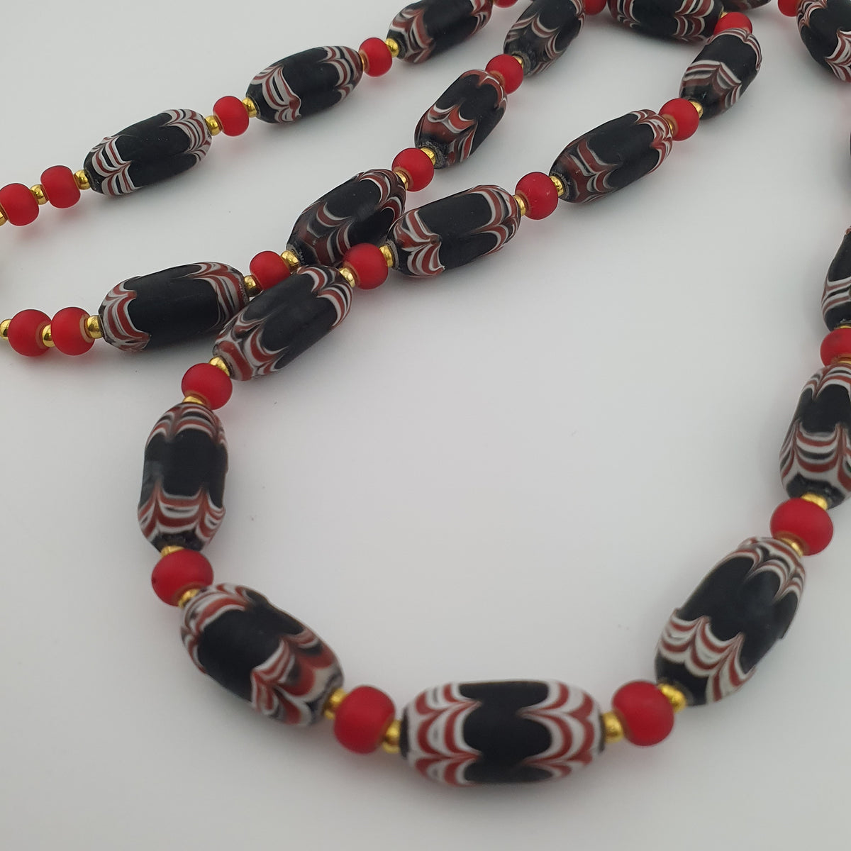 Antique Venetian Style Feather Desgin & Venetian WhiteHeart Glass Beads Necklace