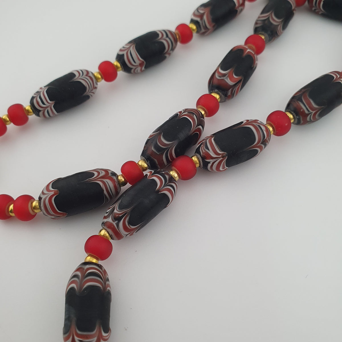 Antique Venetian Style Feather Desgin & Venetian WhiteHeart Glass Beads Necklace