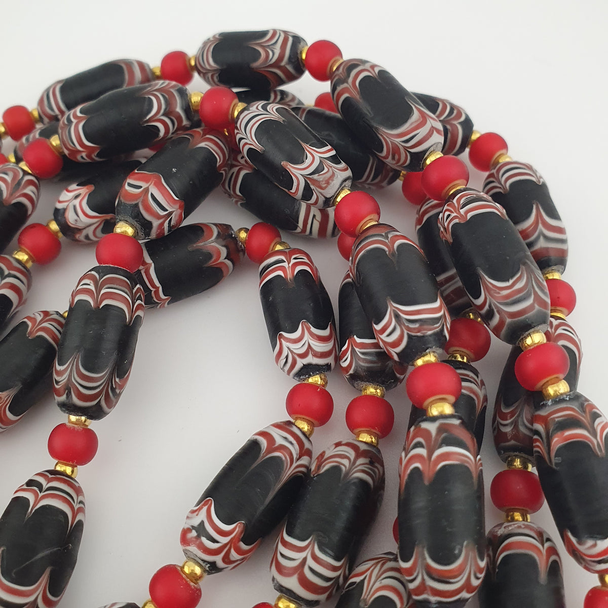 Antique Venetian Style Feather Desgin & Venetian WhiteHeart Glass Beads Necklace