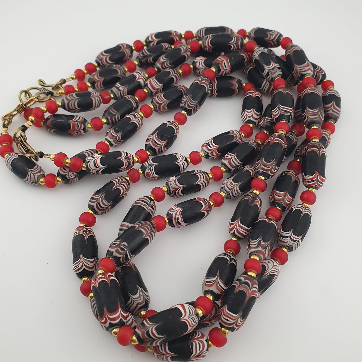 Antique Venetian Style Feather Desgin & Venetian WhiteHeart Glass Beads Necklace