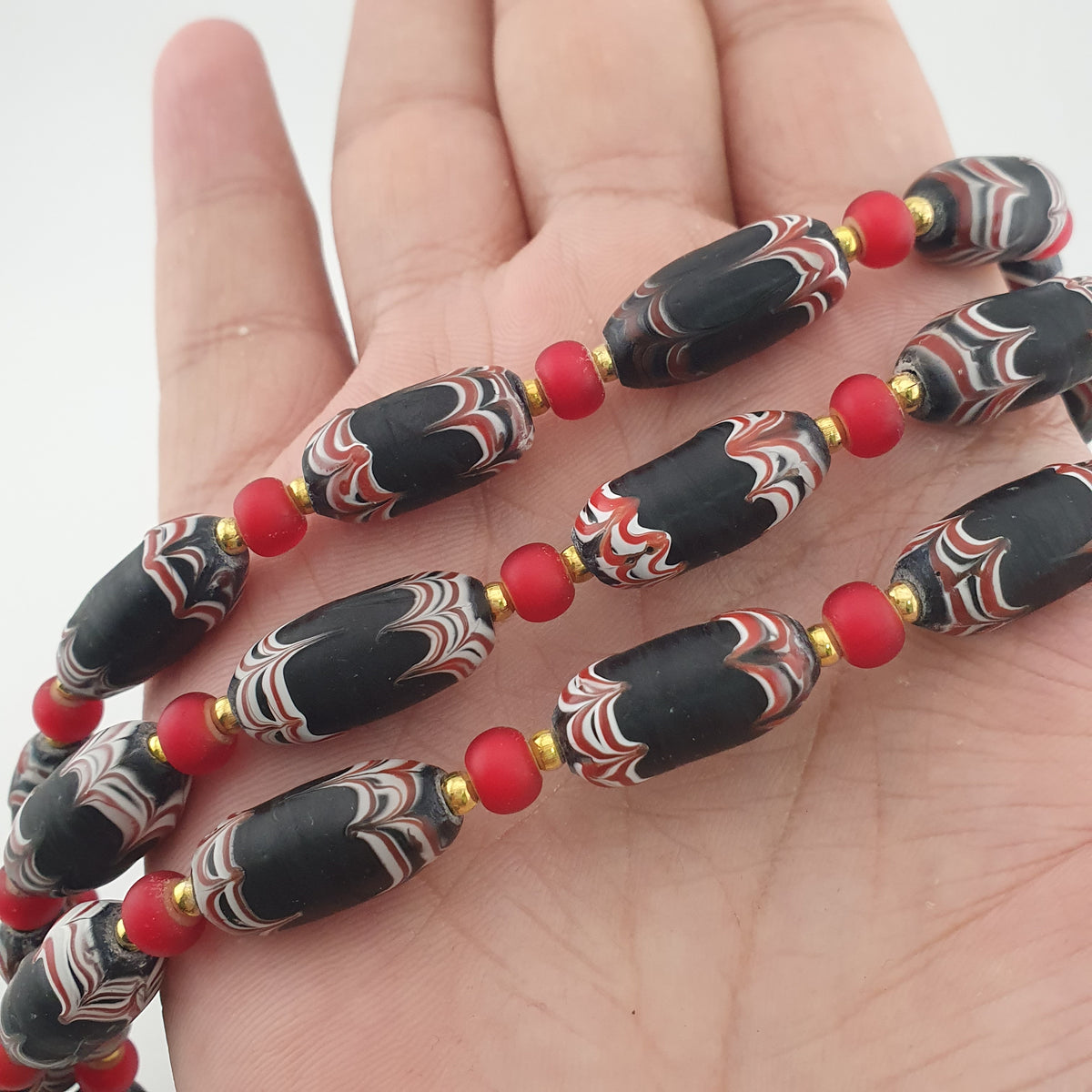 Antique Venetian Style Feather Desgin & Venetian WhiteHeart Glass Beads Necklace