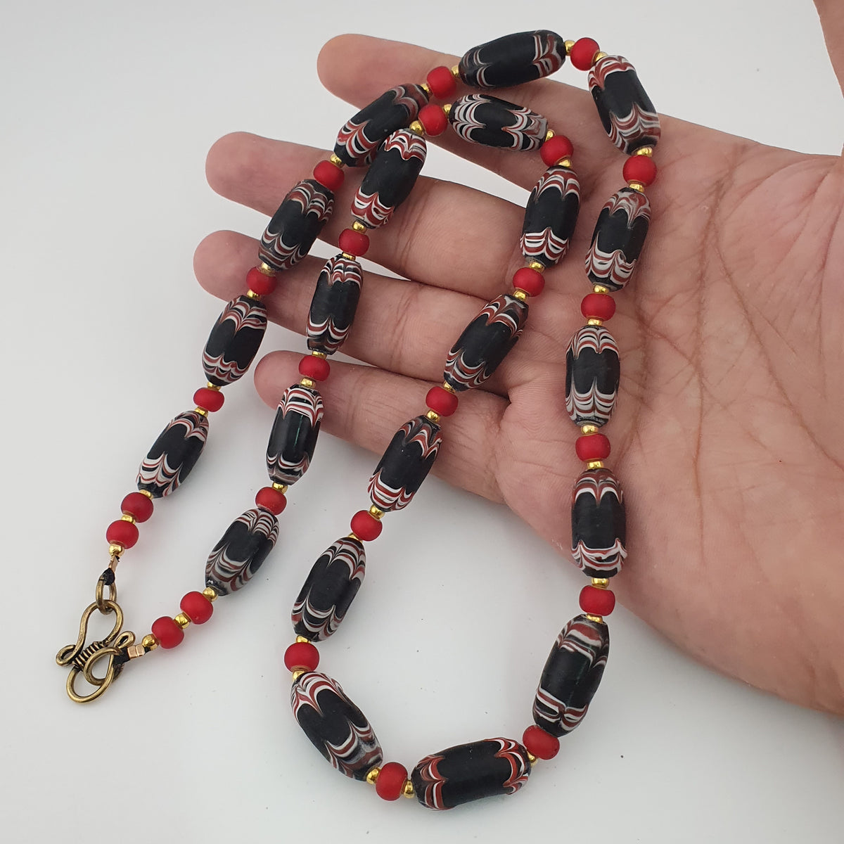 Antique Venetian Style Feather Desgin & Venetian WhiteHeart Glass Beads Necklace
