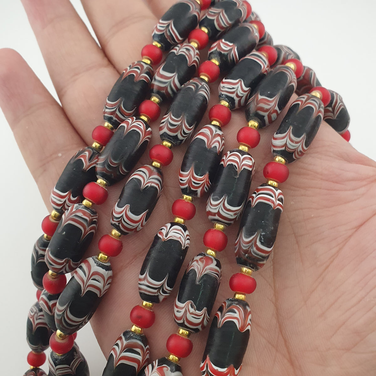 Antique Venetian Style Feather Desgin & Venetian WhiteHeart Glass Beads Necklace