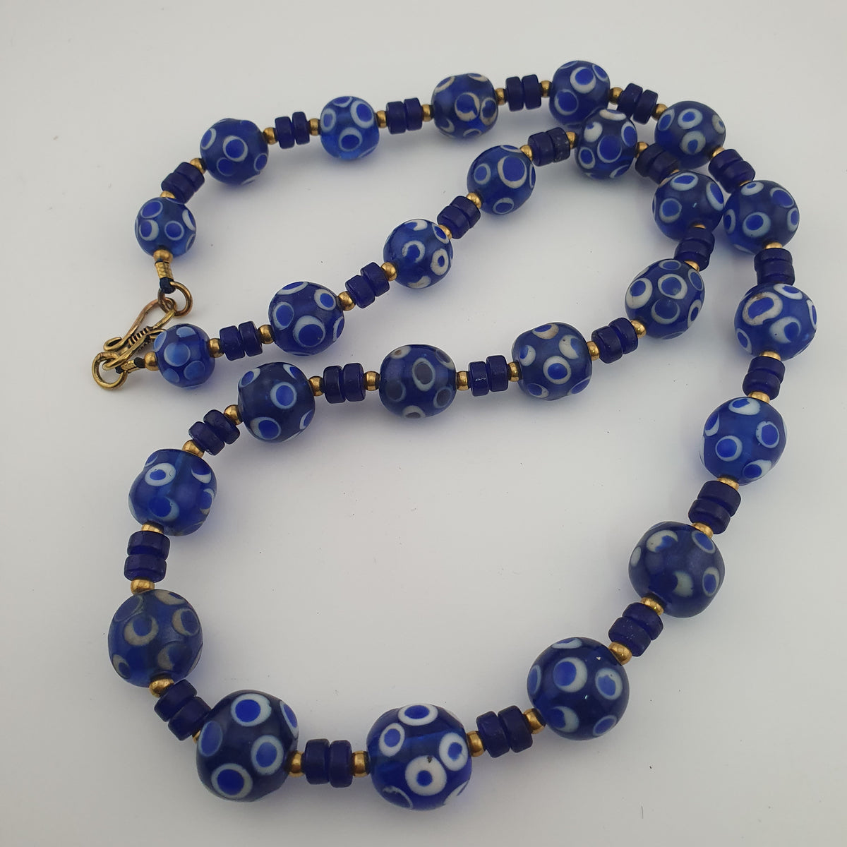 Collier de perles de verre millefiori style vénitien ancien