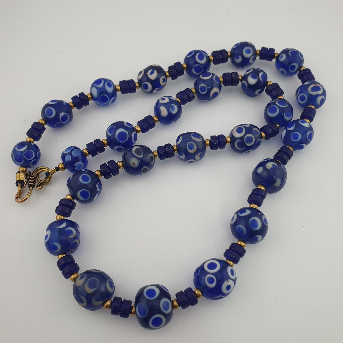 Collier de perles de verre millefiori style vénitien ancien