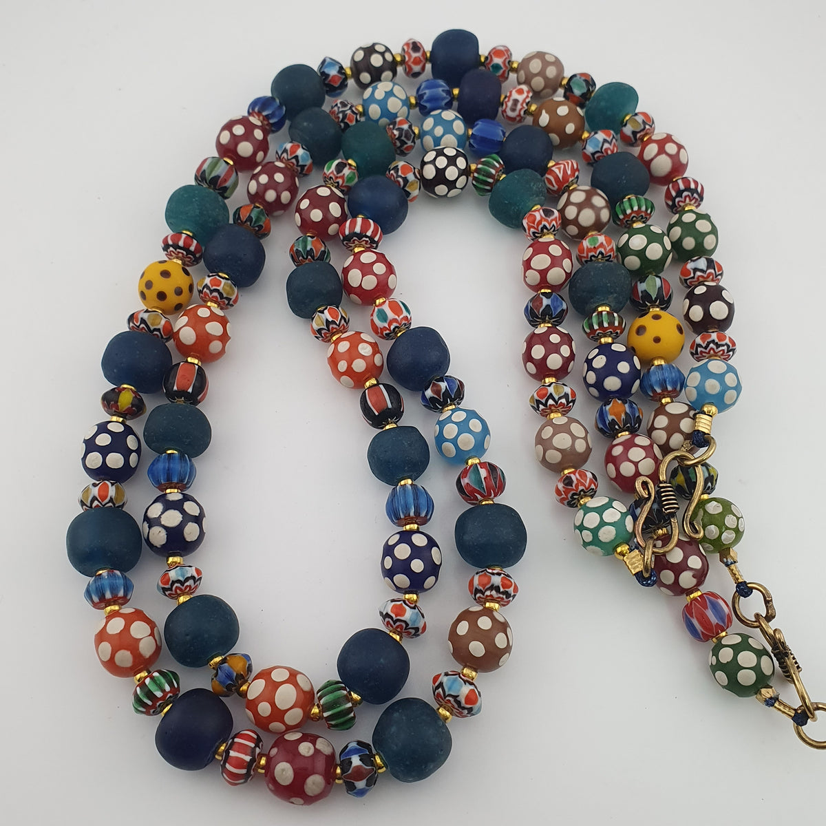 Collier de perles de verre vénitiennes anciennes, style africain, multicolores à pois et chevrons