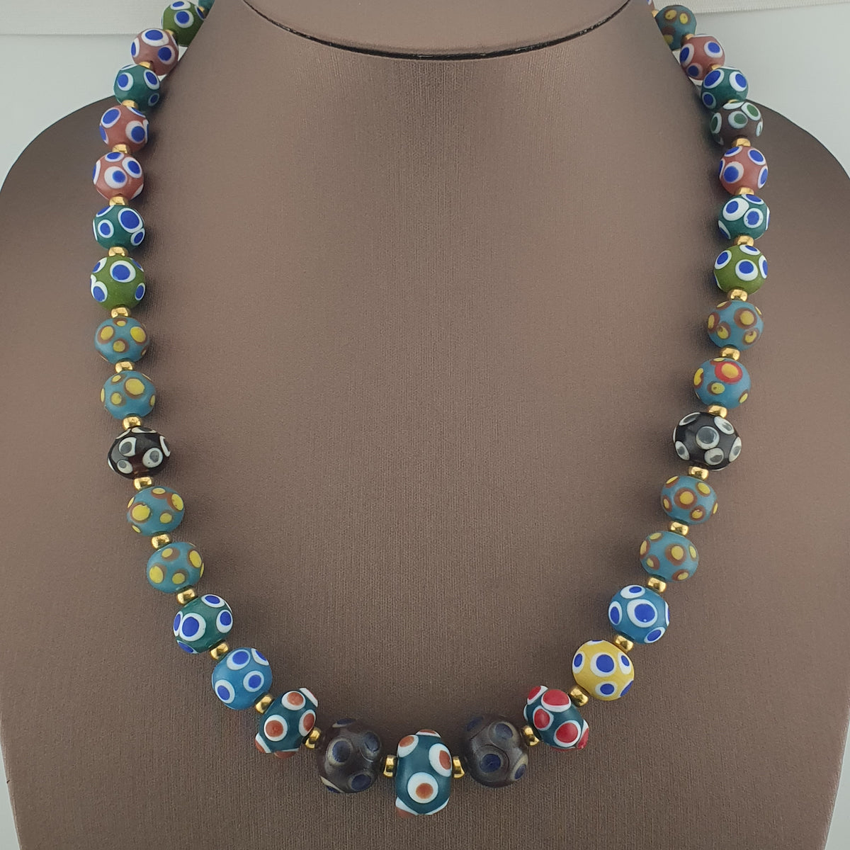 Collier de perles de verre mille points vénitiennes antiques