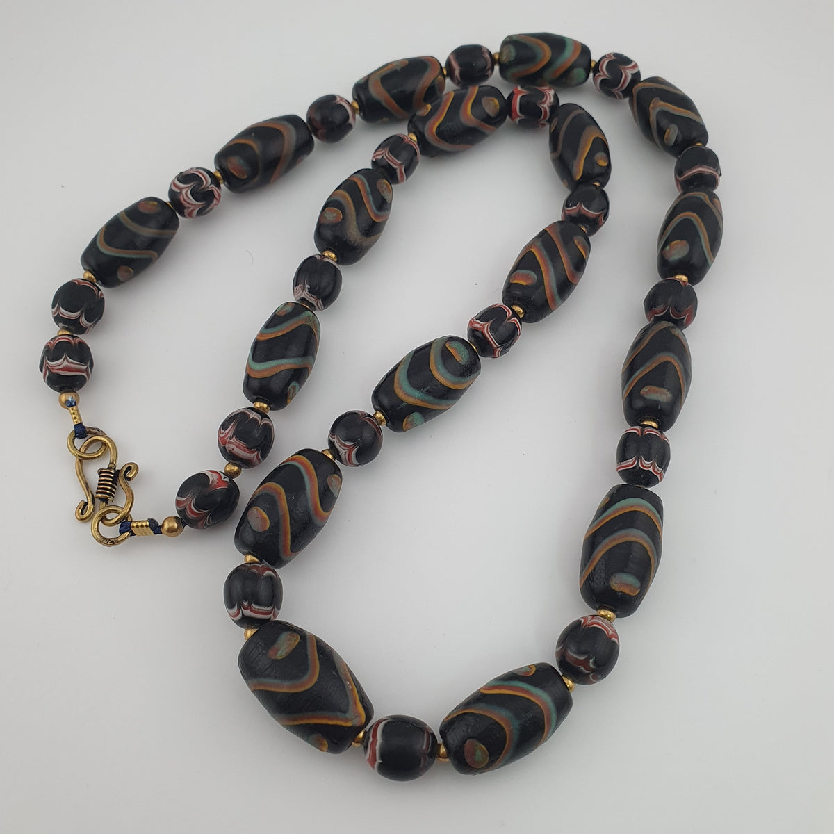 Collier de perles de verre fantaisie de style vénitien ancien