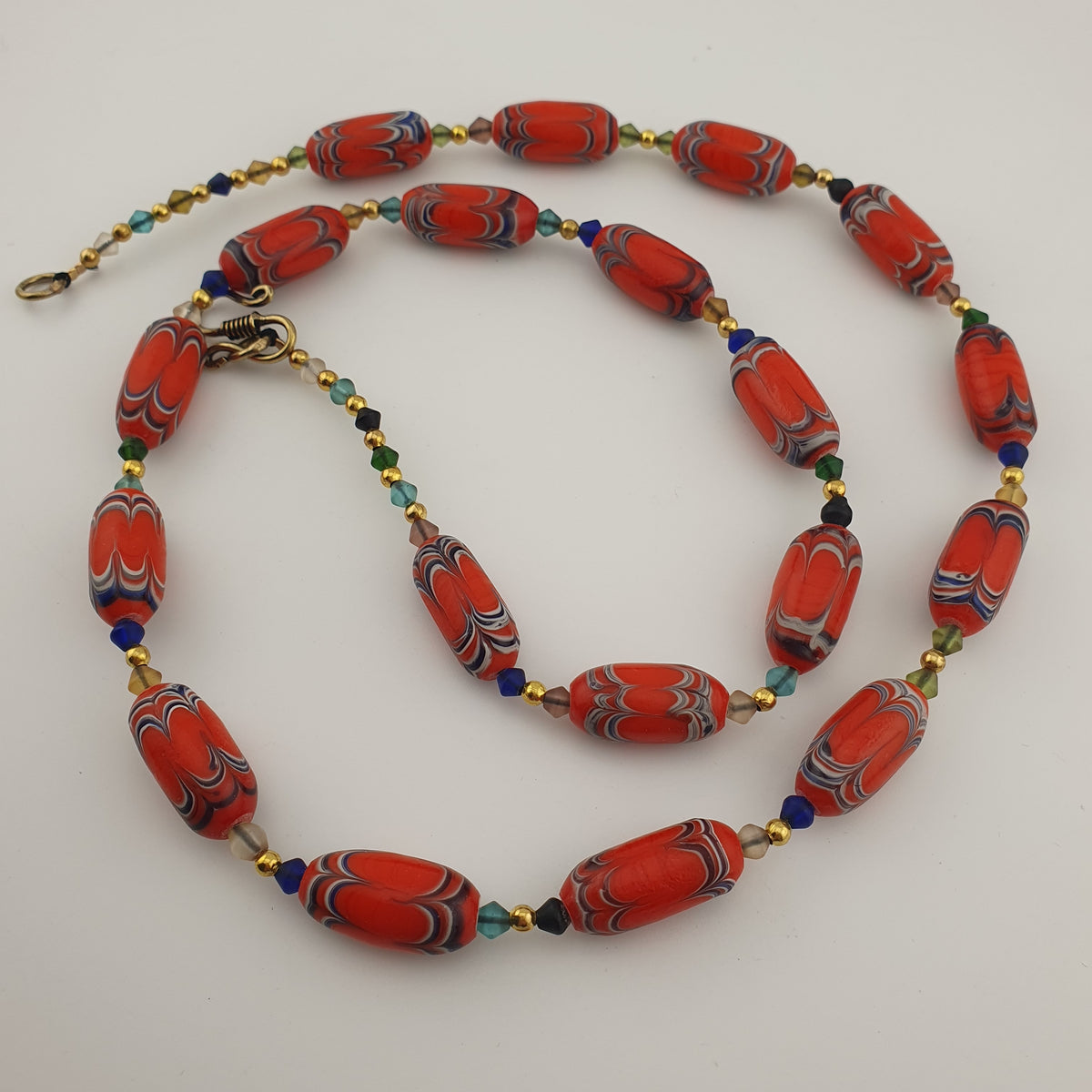Collier de perles vénitiennes anciennes de couleur orange