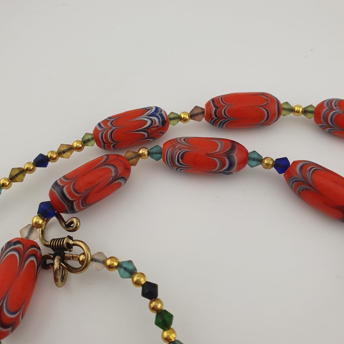 Collier de perles vénitiennes anciennes de couleur orange