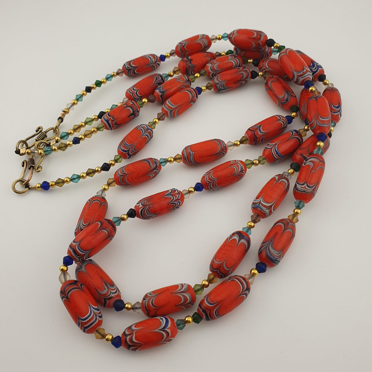 Collier de perles vénitiennes anciennes de couleur orange