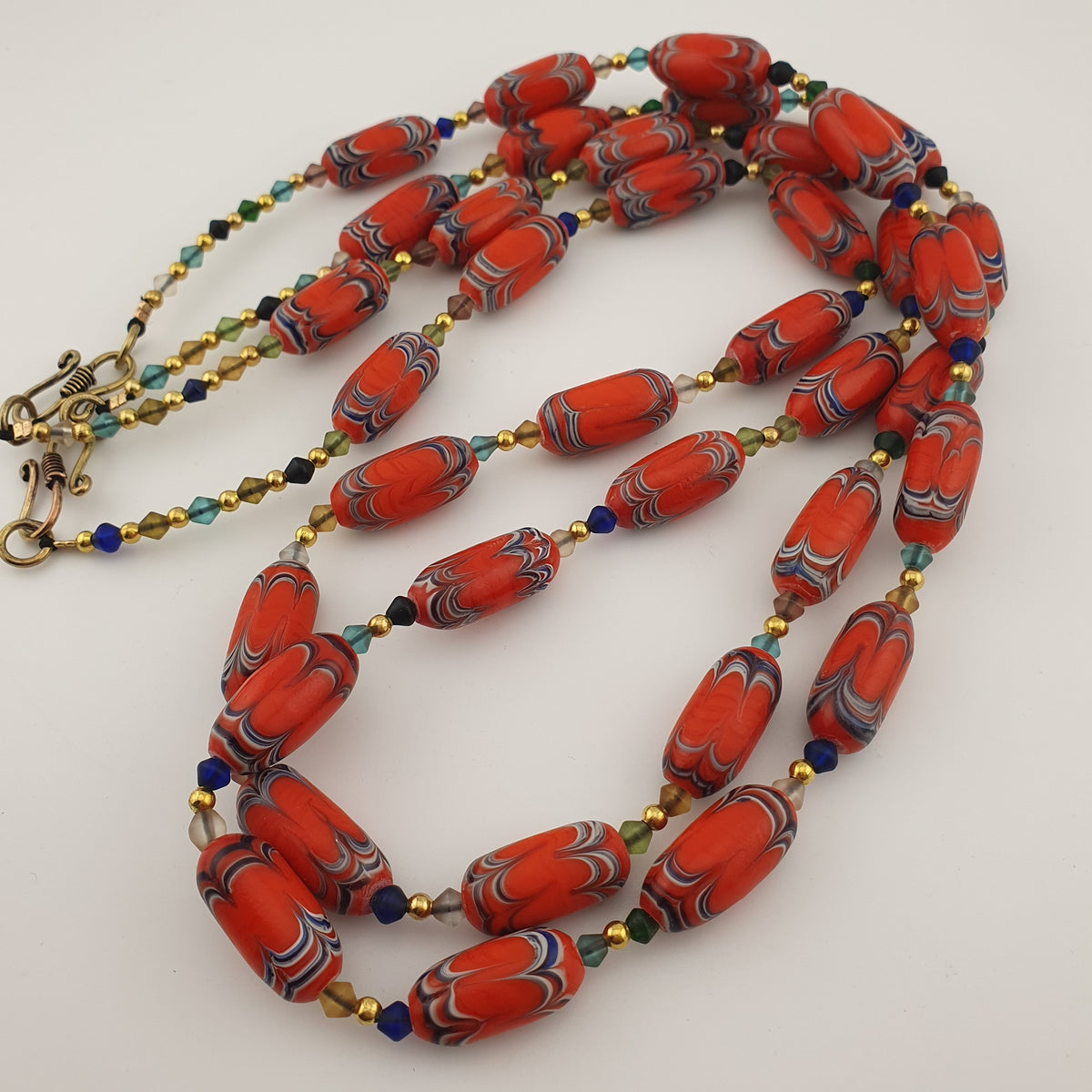 Collier de perles vénitiennes anciennes de couleur orange