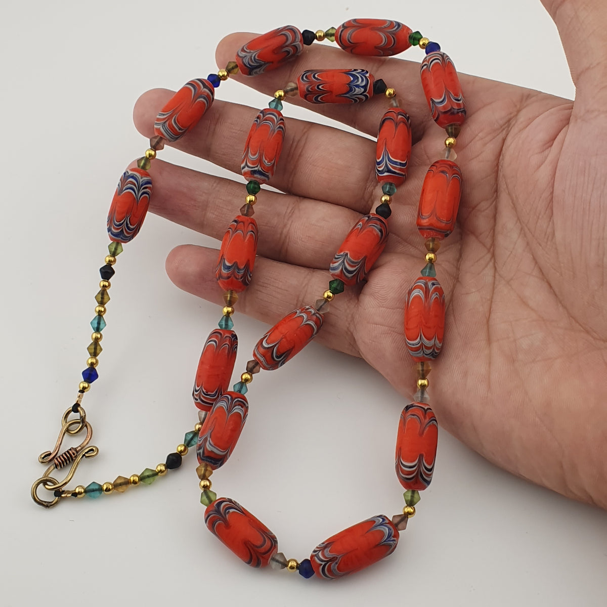 Collier de perles vénitiennes anciennes de couleur orange