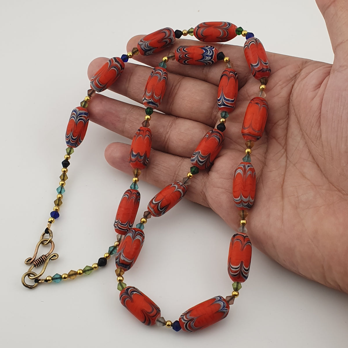 Collier de perles vénitiennes anciennes de couleur orange