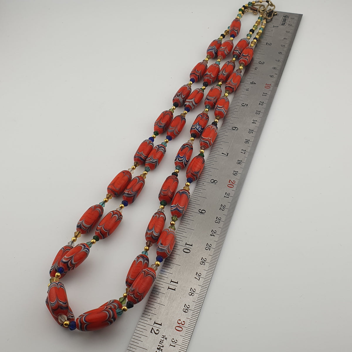 Collier de perles vénitiennes anciennes de couleur orange