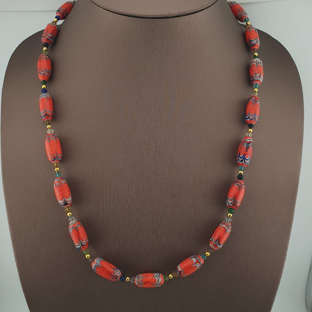 Collier de perles vénitiennes anciennes de couleur orange