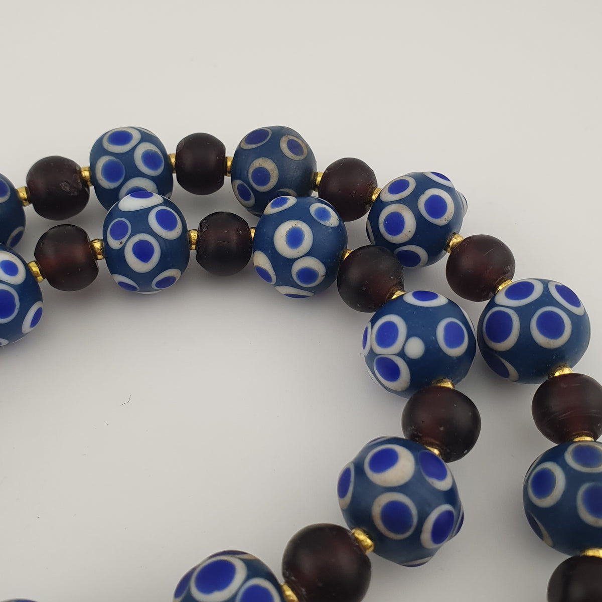Collier de perles vénitiennes antiques de style africain Mille Yeux et perles de verre africaines