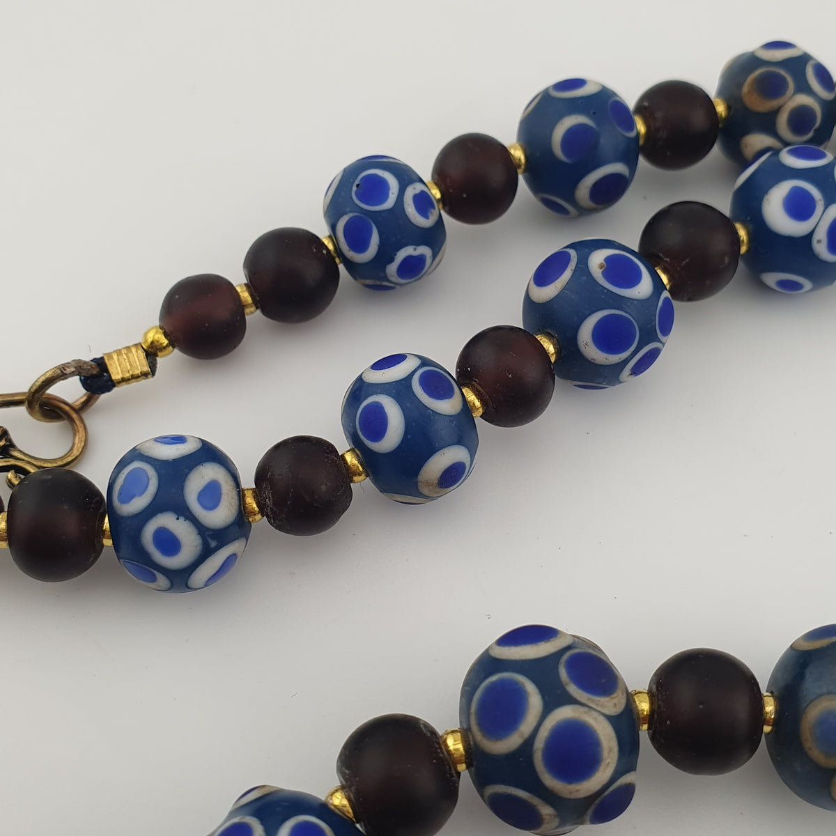 Collier de perles vénitiennes antiques de style africain Mille Yeux et perles de verre africaines