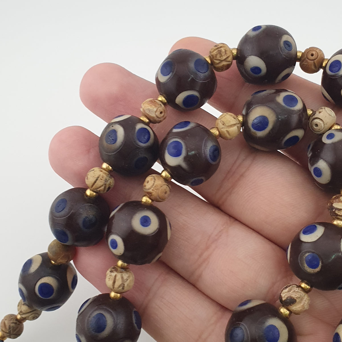 Collier ancien de perles en verre Millefiori et en os, style vénitien