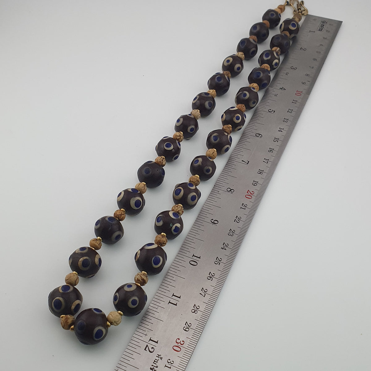 Collier ancien de perles en verre Millefiori et en os, style vénitien