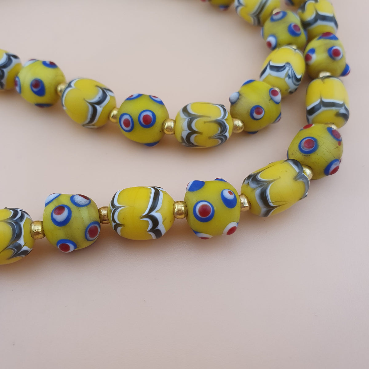 Vintage Venetian Style Skunk Eyes And Feather Desgin Glass Beads Necklace