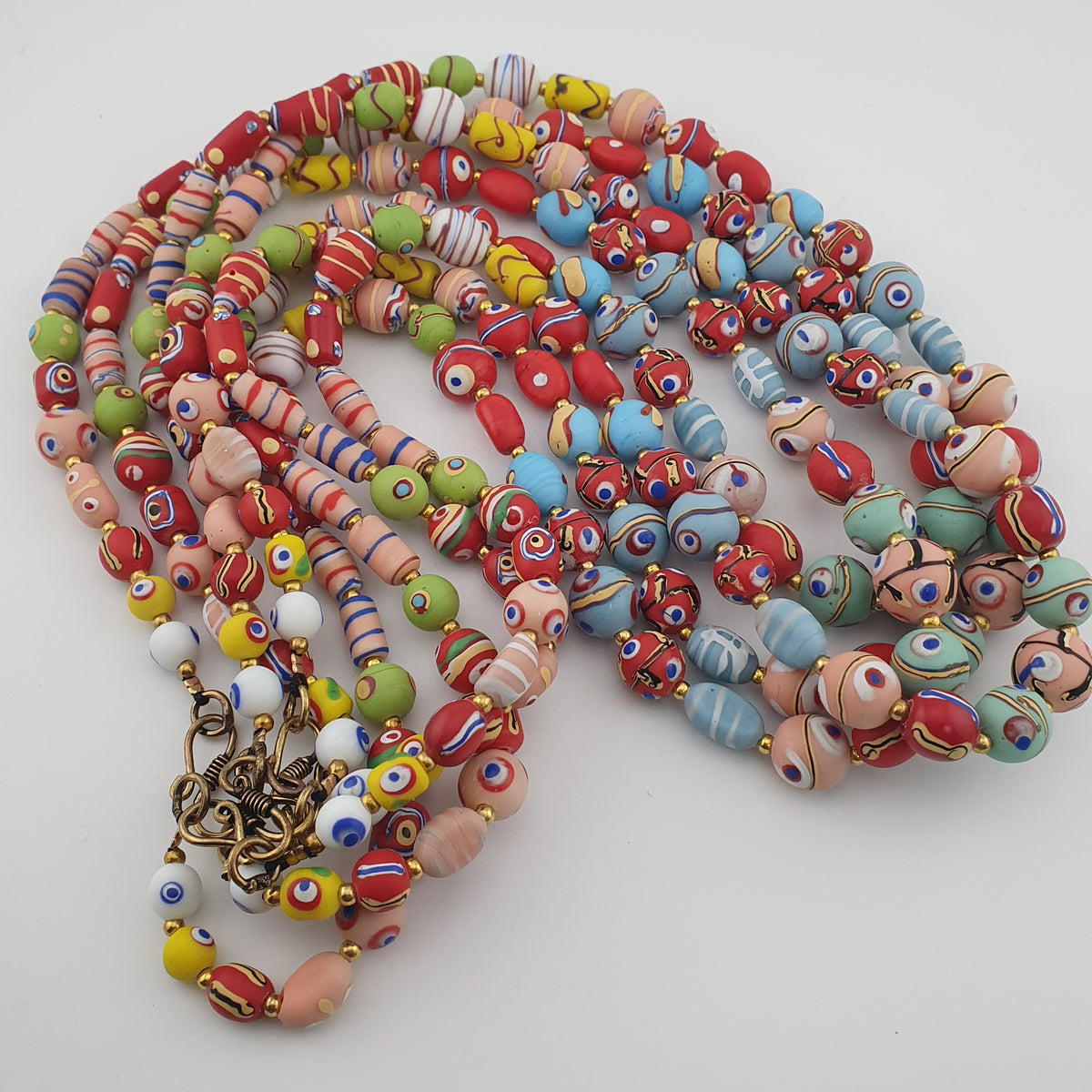 Collier de perles de verre antiques multicolores style vénitien