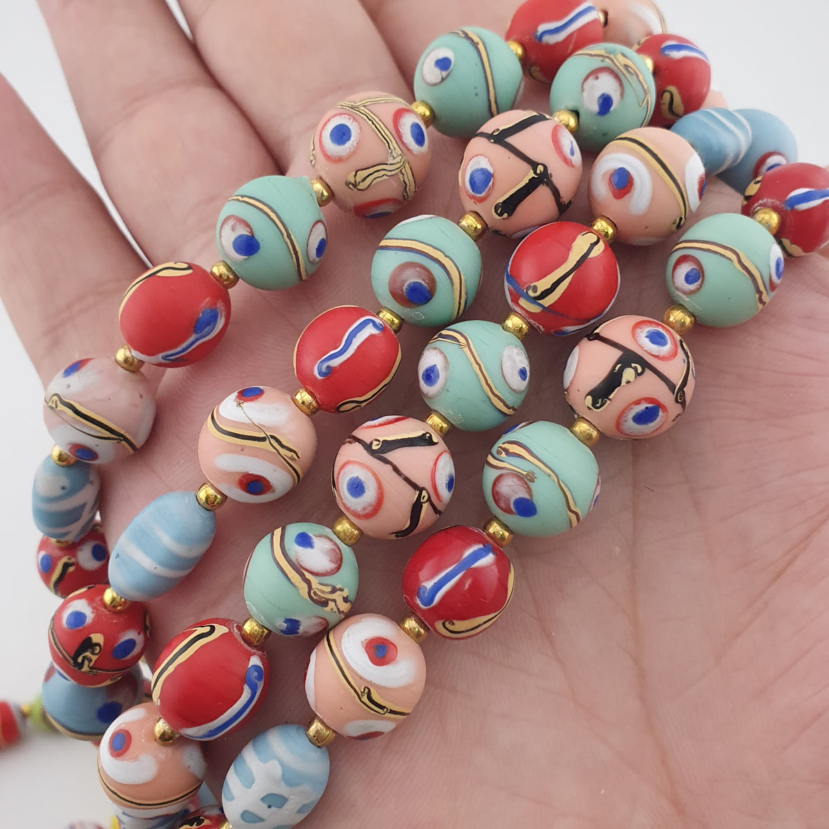 Collier de perles de verre antiques multicolores style vénitien