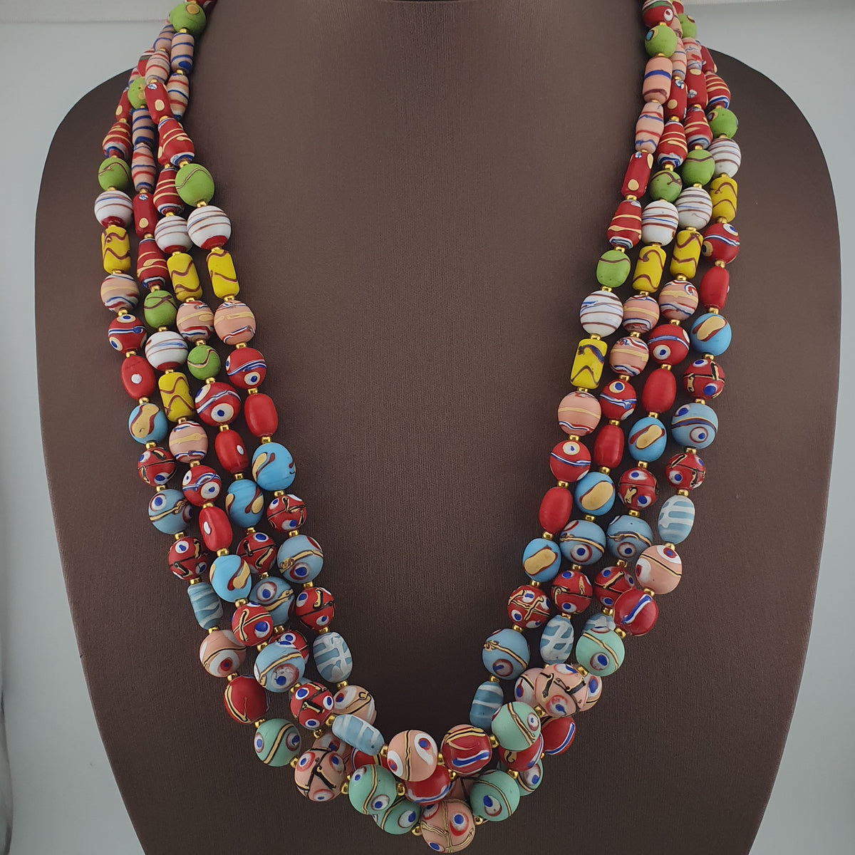 Collier de perles de verre antiques multicolores style vénitien