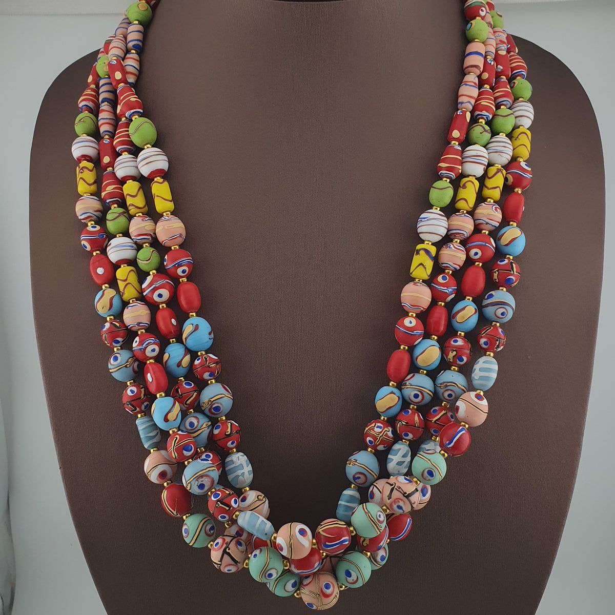 Collier de perles de verre antiques multicolores style vénitien