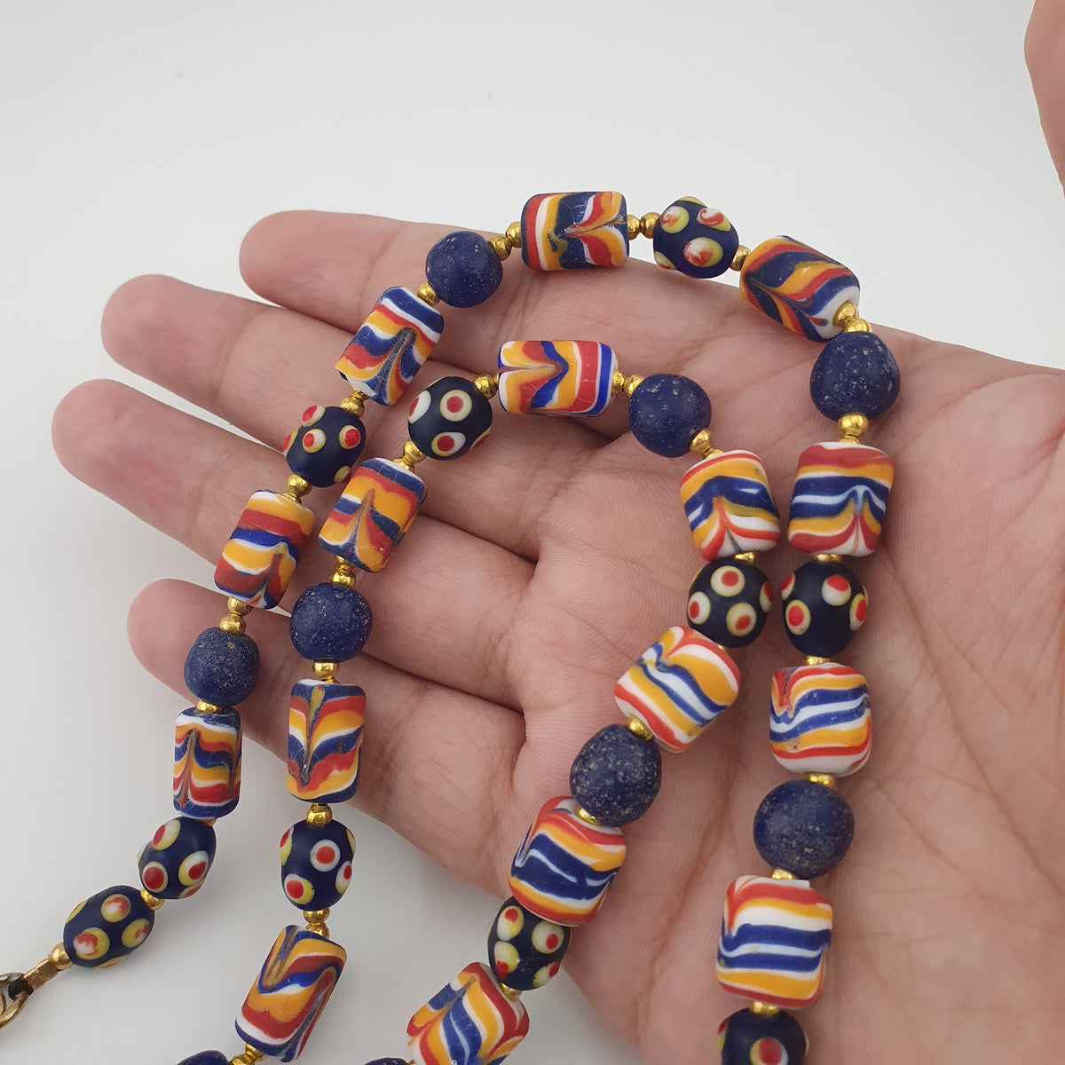 Collier en verre antique vénitien de style africain mixé