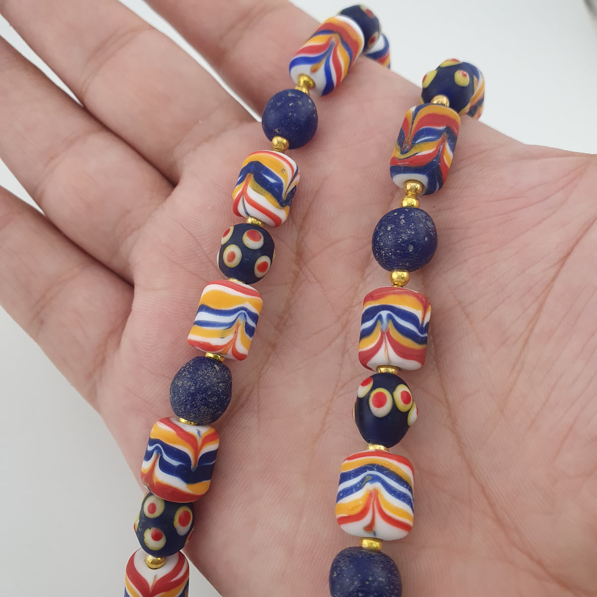 Collier en verre antique vénitien de style africain mixé