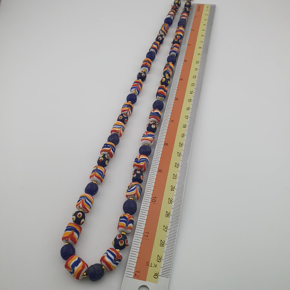 Collier en verre antique vénitien de style africain mixé