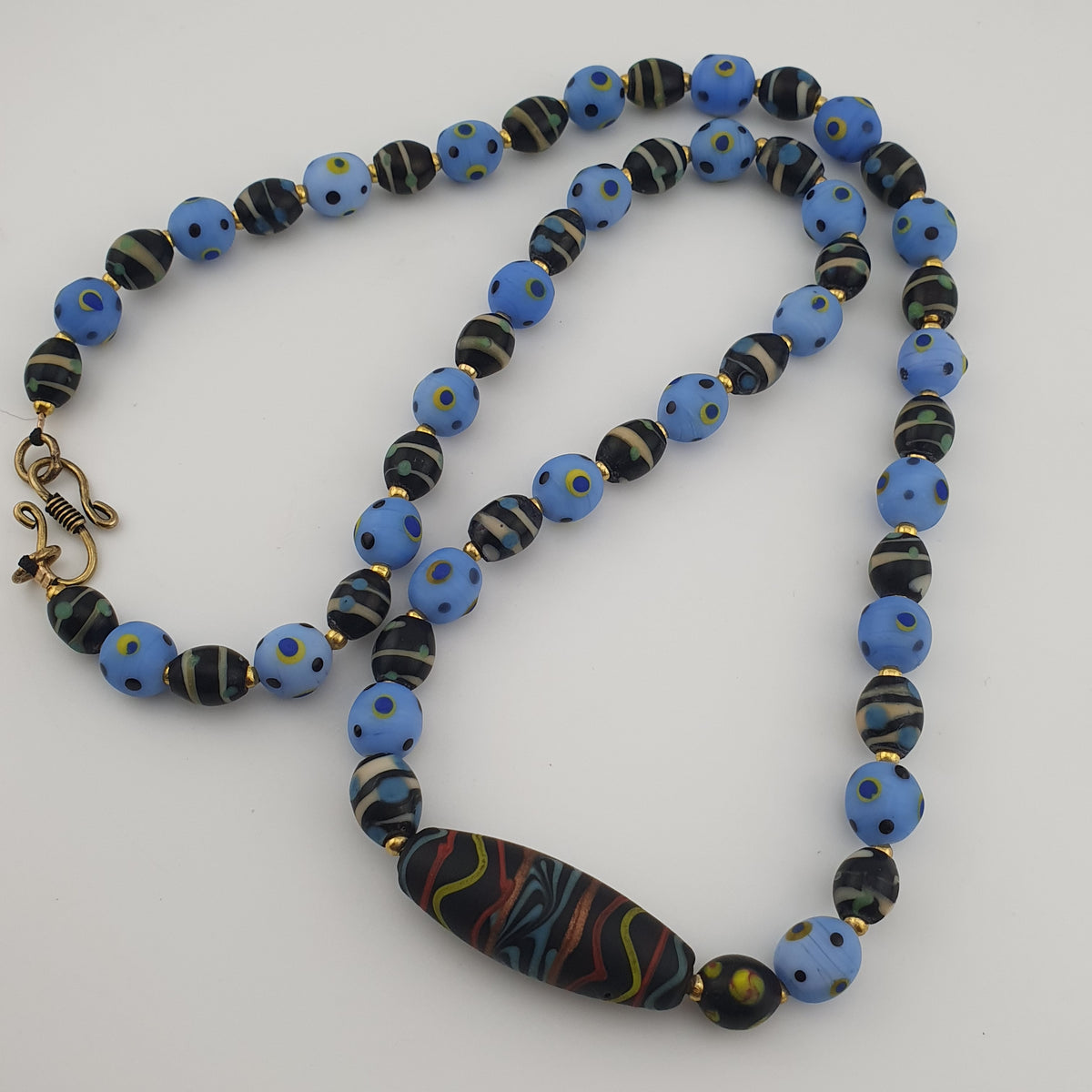 Collier Pendentif Verre Fait Main et Yeux Bleus Style Vénitien Vintage