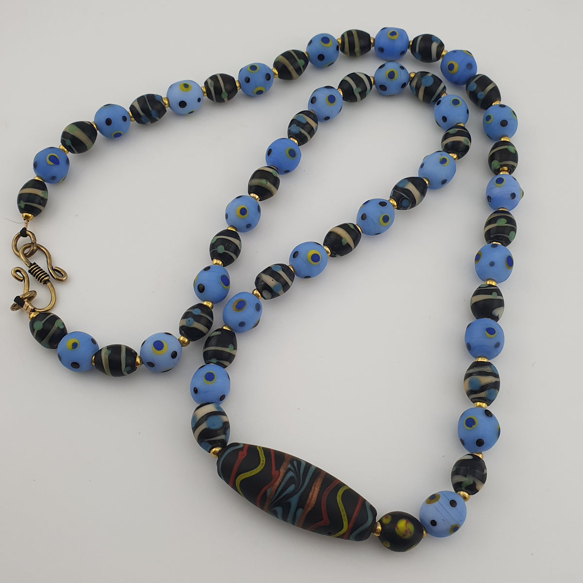 Collier Pendentif Verre Fait Main et Yeux Bleus Style Vénitien Vintage