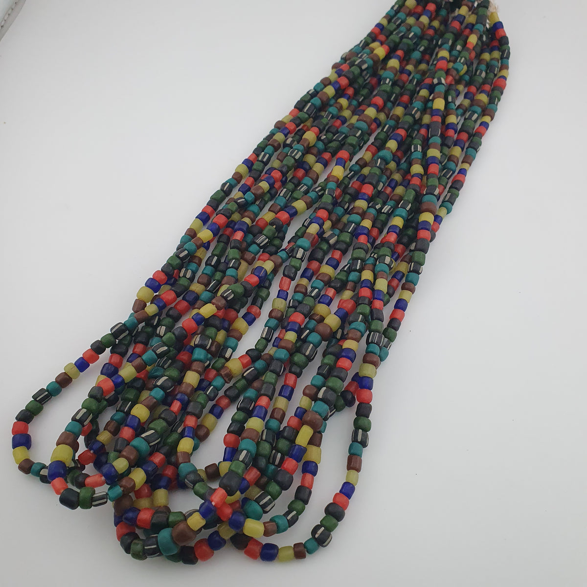 Collier en perles de verre multicolores de style africain antique de 4 à 5,5 mm