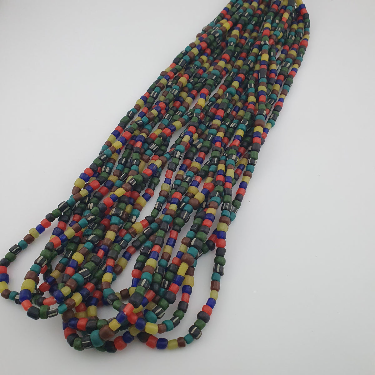 Collier en perles de verre multicolores de style africain antique de 4 à 5,5 mm