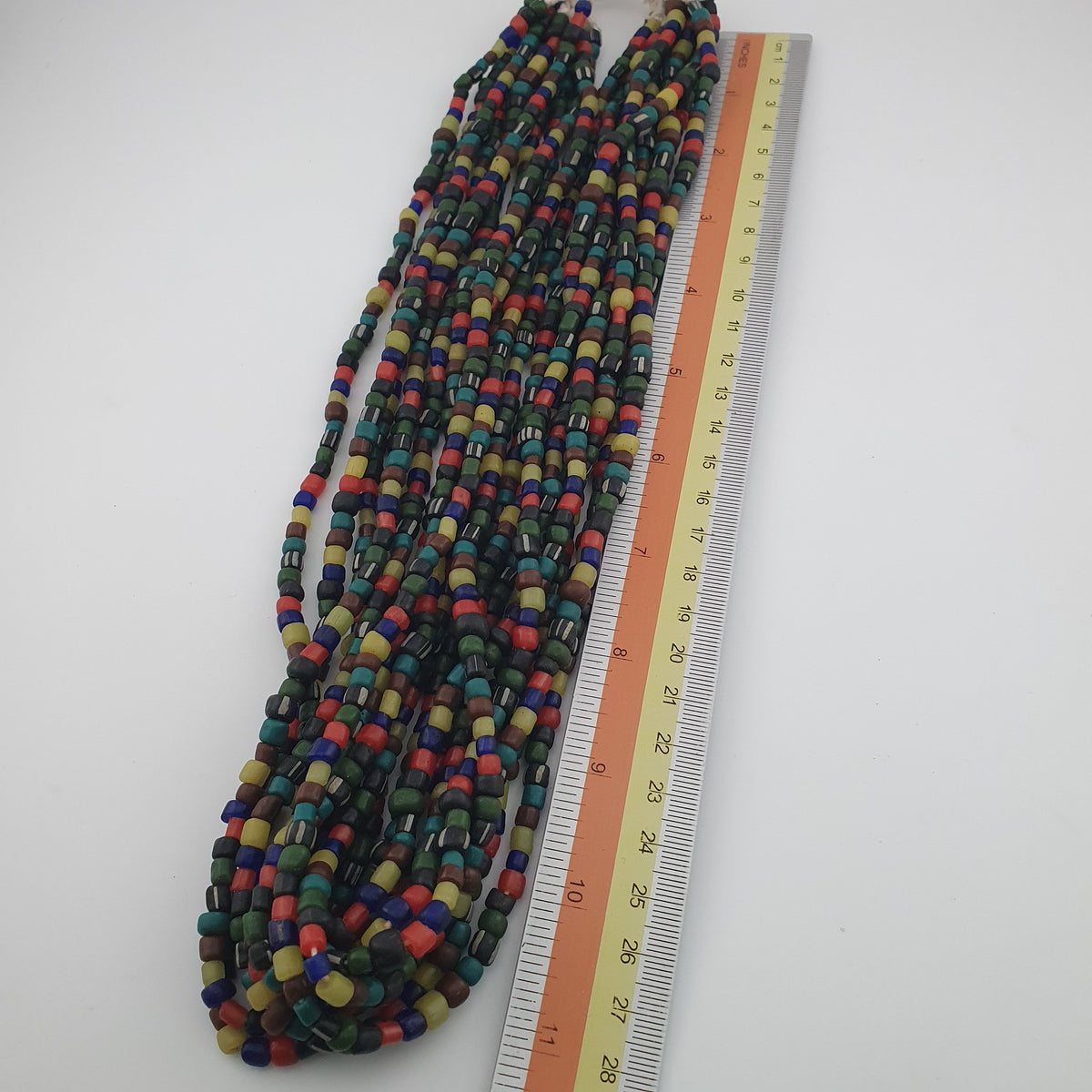 Collier en perles de verre multicolores de style africain antique de 4 à 5,5 mm