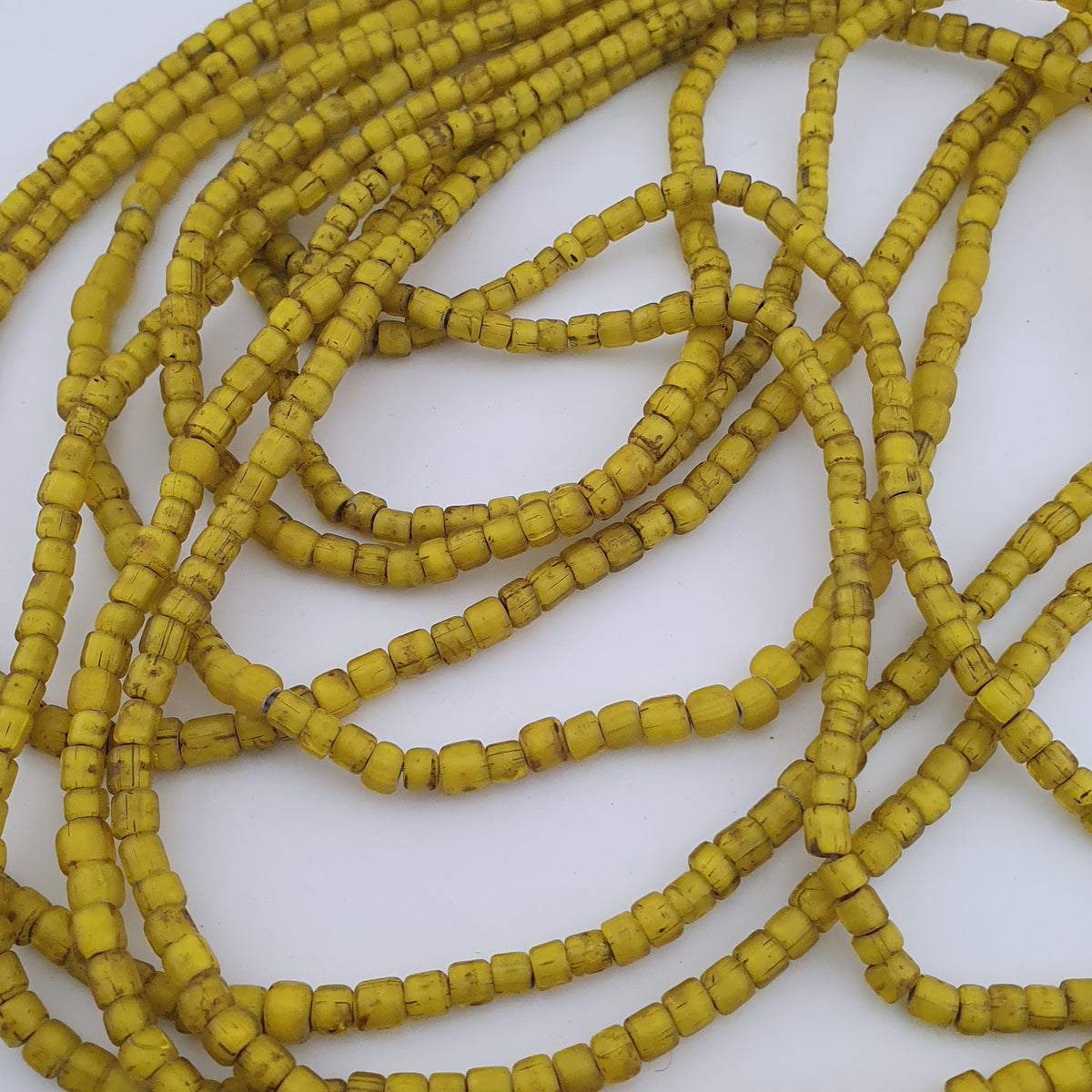 Colliers de perles vénitiennes antiques jaunes de 3-5mm