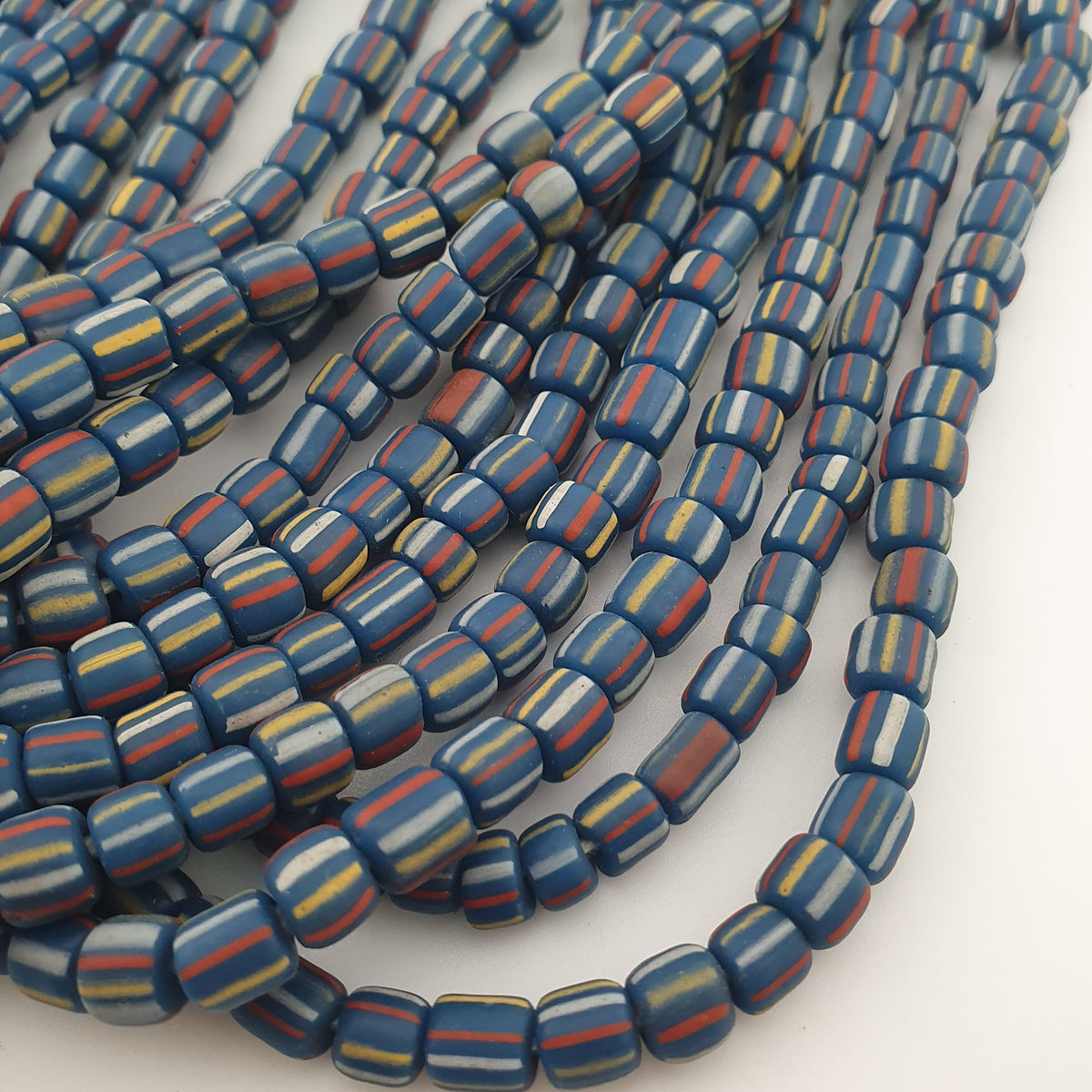 Collier de perles de verre 5,5 - 6 mm à motif rayé, style africain vintage