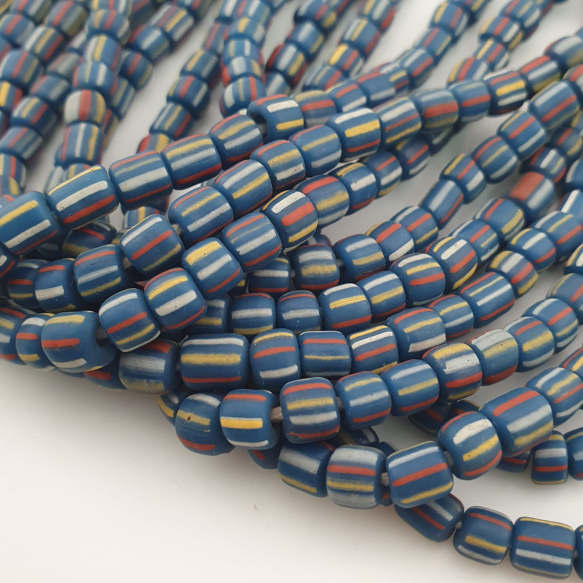Collier de perles de verre 5,5 - 6 mm à motif rayé, style africain vintage