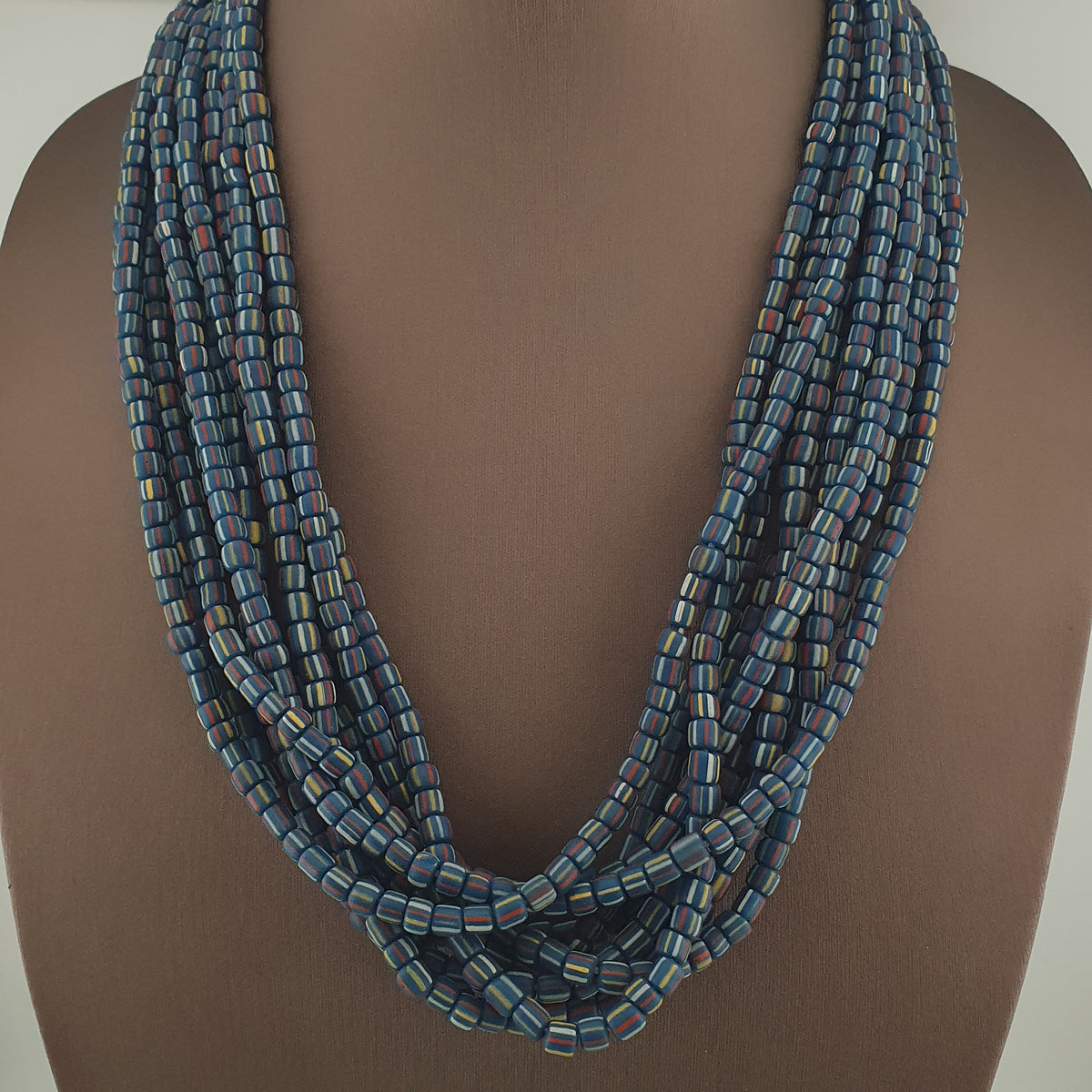 Collier de perles de verre 5,5 - 6 mm à motif rayé, style africain vintage