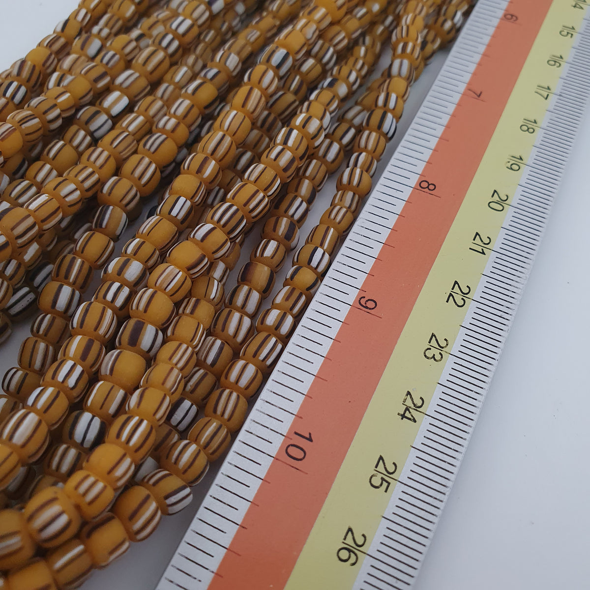 Collier de perles de verre rayées de style africain vintage 4-5,5 mm