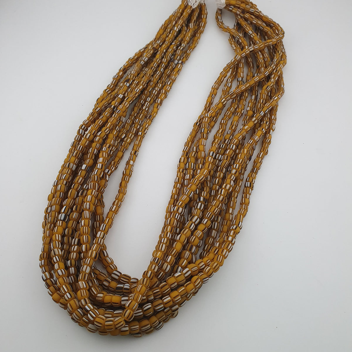 Collier de perles de verre rayées de style africain vintage 4-5,5 mm