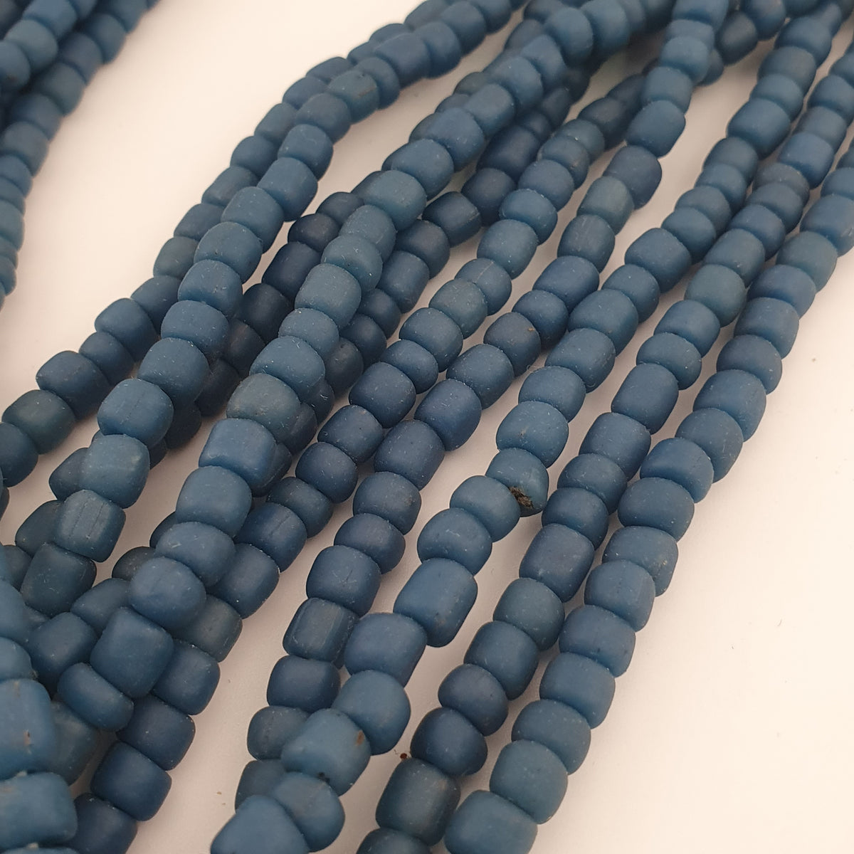 Collier de perles de 4-5,5 mm, style africain antique, vert bleu