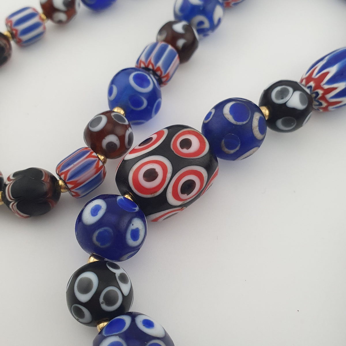 Collier de perles de verre vénitiennes de style ancien mélange Millefiori et Chevron