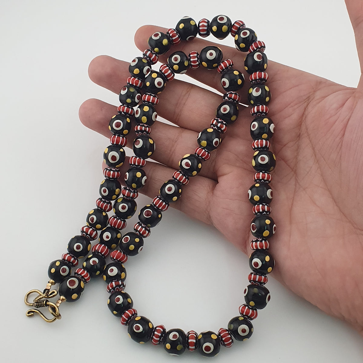 Collier de perles de verre millefiori et chevrons de style vénitien vintage